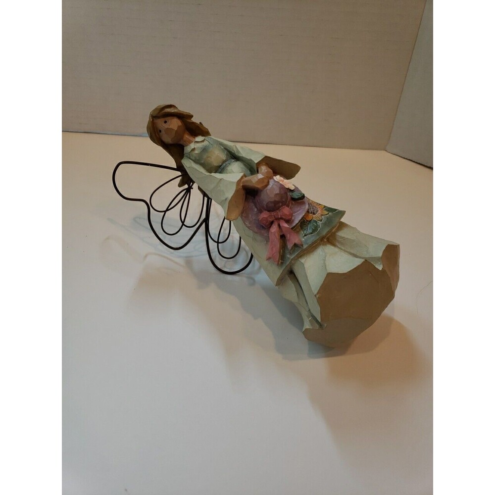 Angel Holding Her Spring Bonnet  7" HighGANZ Resin Wood Carving - Picture 6 of 6